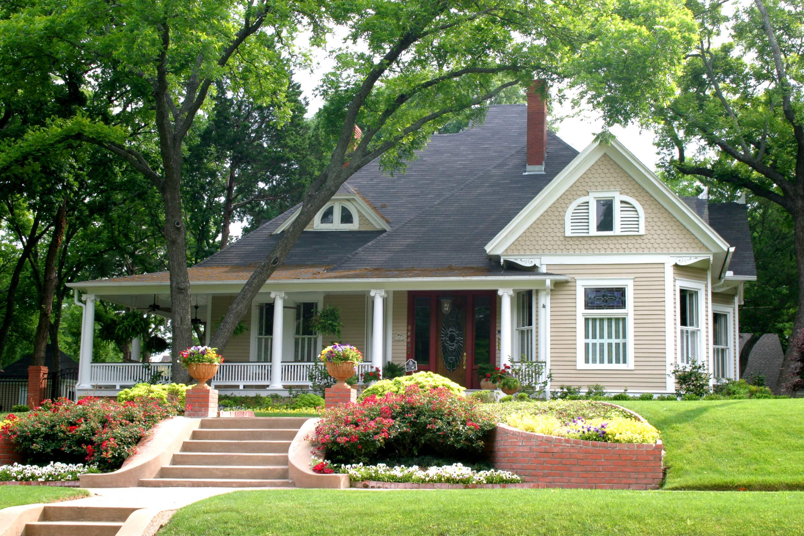 siding luxury home